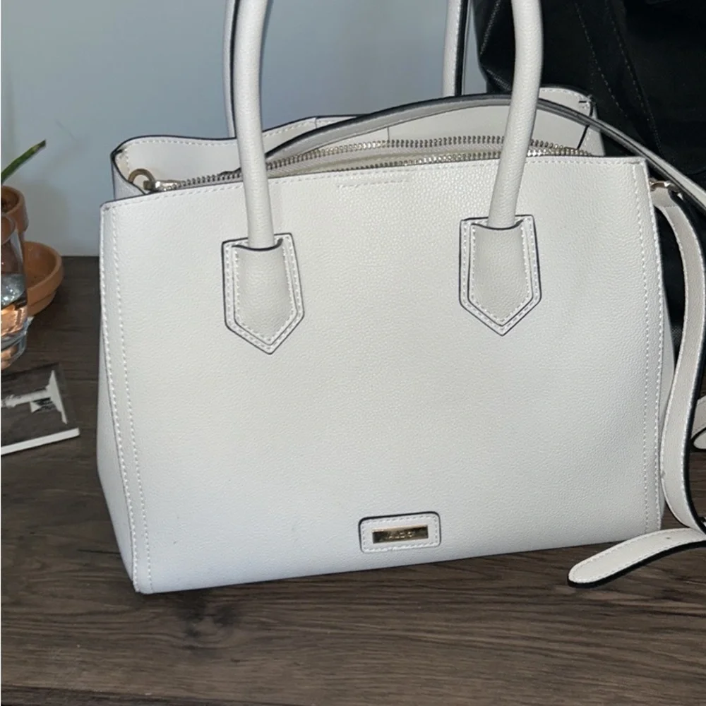 Purses - Picture 1 of 3